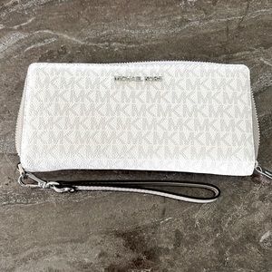 Michael Kors jet set Bright White continental wallet